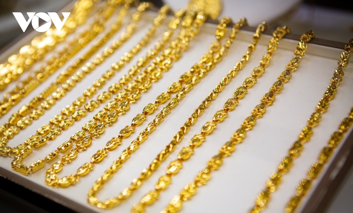 Giá vàng hôm nay 27/1: Vàng SJC giảm về 76,7 triệu đồng/lượng